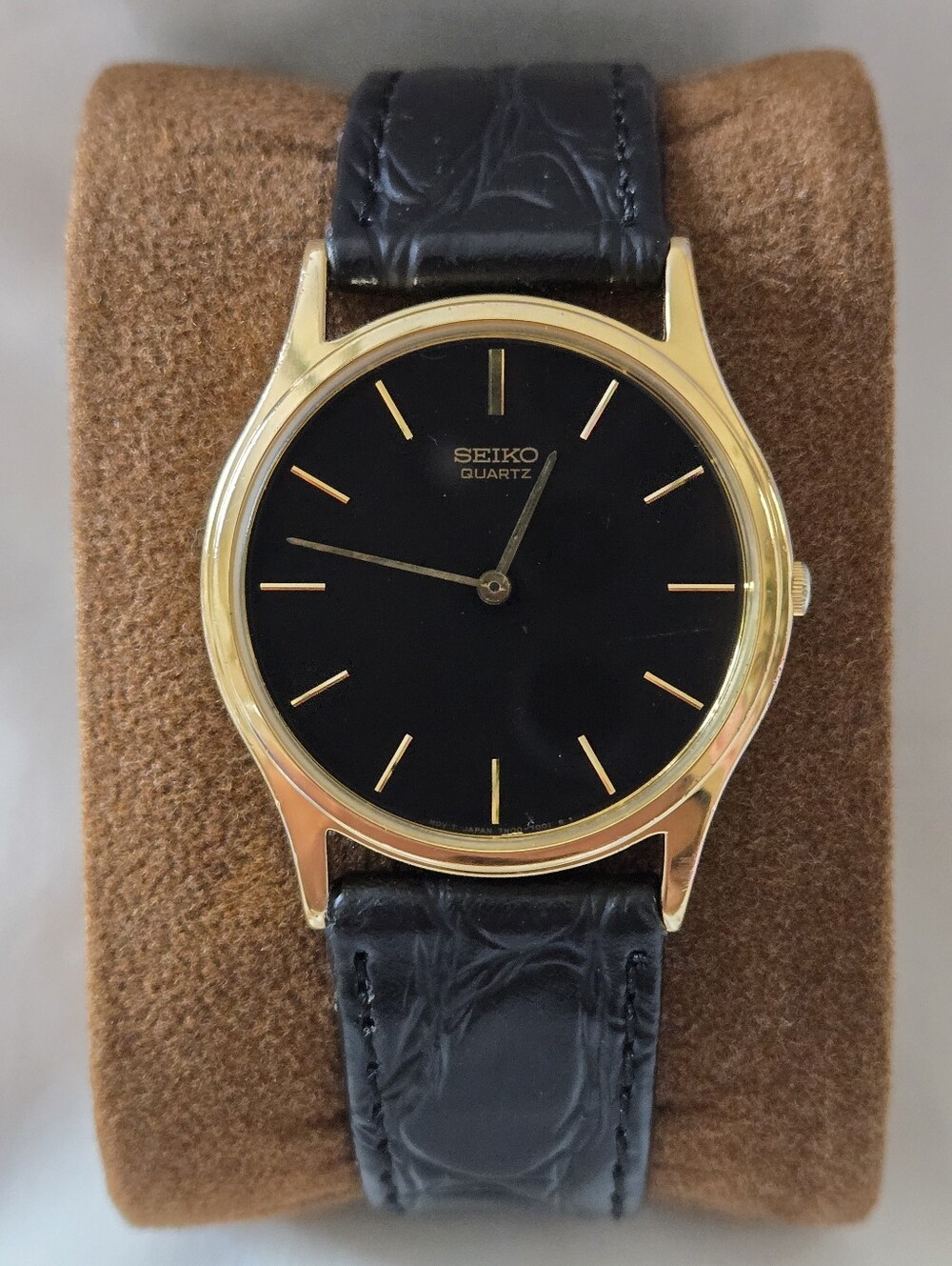 Vintage Seiko Quartz Minimalist Dress Watch Black Dial (1994) – Pristine & Runni